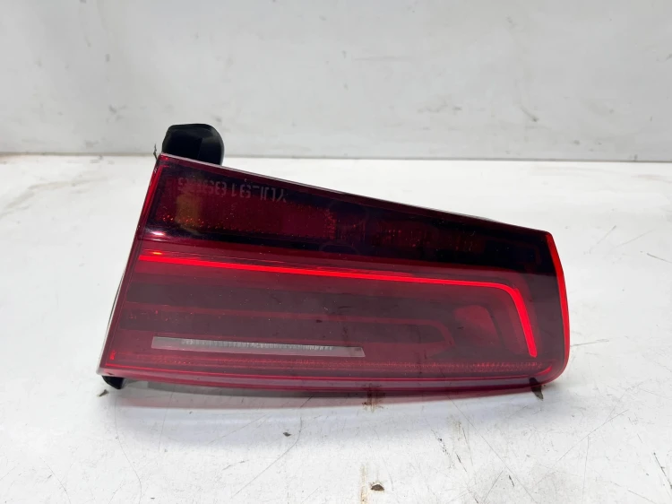 LAMPA PRAWY TYŁ W KLAPĘ LED AUDI A6 C7 SEDAN 4G5945094D 1/26 USA