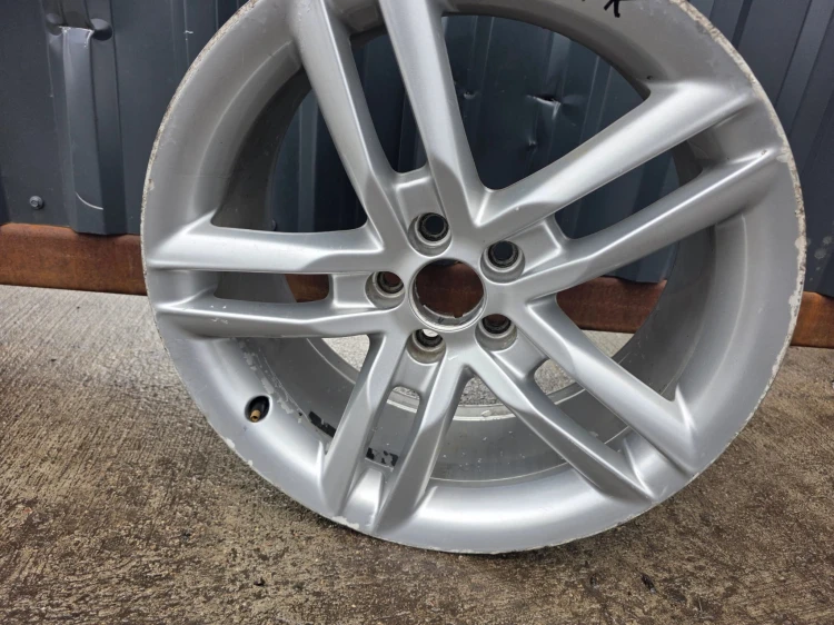 FELGA ALUMNIOWA VW SKODA SEAT AUDI A1 5X100 7.5J R17 ET36 8X0601025K K*48*