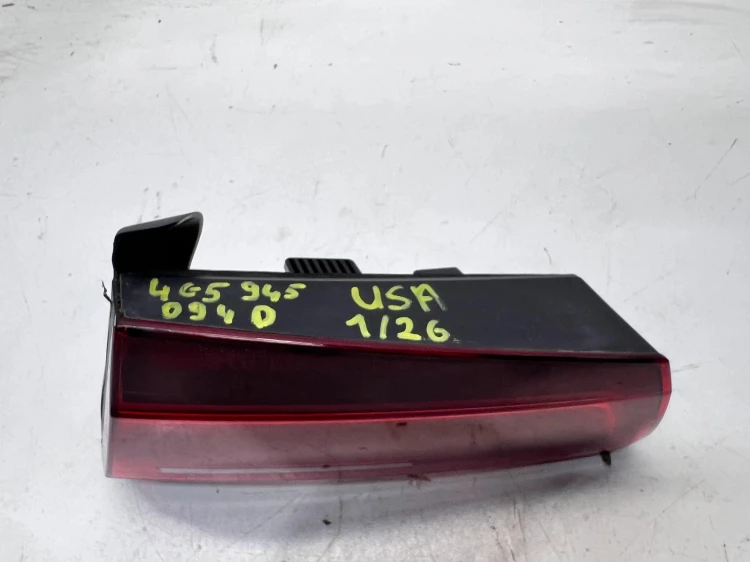 LAMPA PRAWY TYŁ W KLAPĘ LED AUDI A6 C7 SEDAN 4G5945094D 1/26 USA