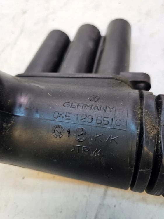WLOT DOLOT POWIETRZA AUDI A3 8V VW SEAT SKODA 04E129651C
