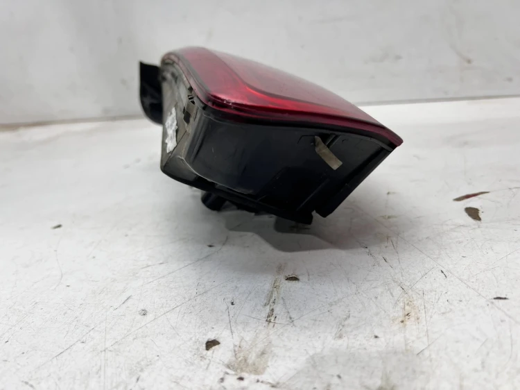 LAMPA PRAWY TYŁ W KLAPĘ LED AUDI A6 C7 SEDAN 4G5945094D 1/26 USA