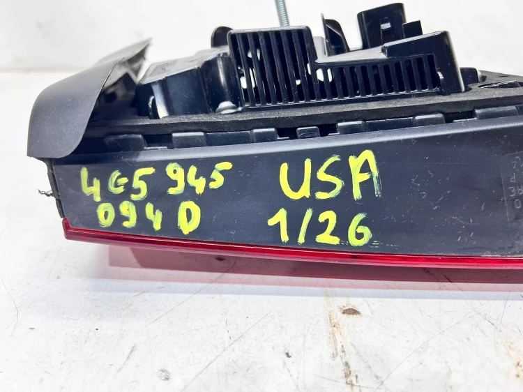 LAMPA PRAWY TYŁ W KLAPĘ LED AUDI A6 C7 SEDAN 4G5945094D 1/26 USA