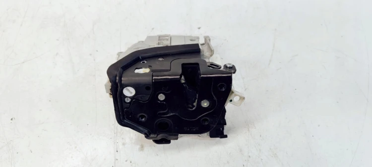 ZAMEK DRZWI LEWY PRZÓD AUDI A3 8V 8X2837015B 6 PIN