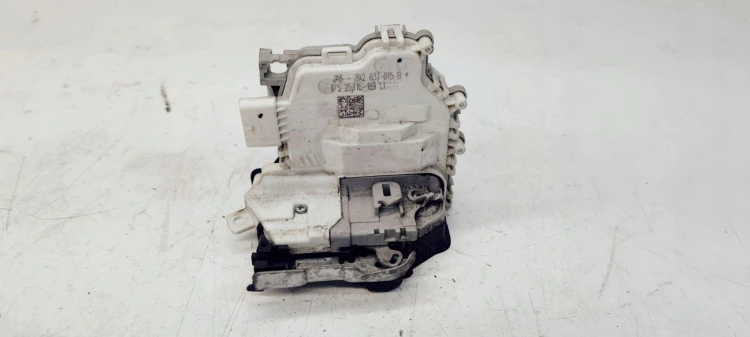 ZAMEK DRZWI LEWY PRZÓD AUDI A3 8V 8X2837015B 6 PIN