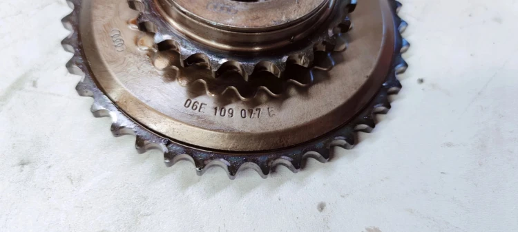 KOŁO ZĘBATE ROZRZĄDU AUDI A6 C6 3.0TFSI 06E109220A