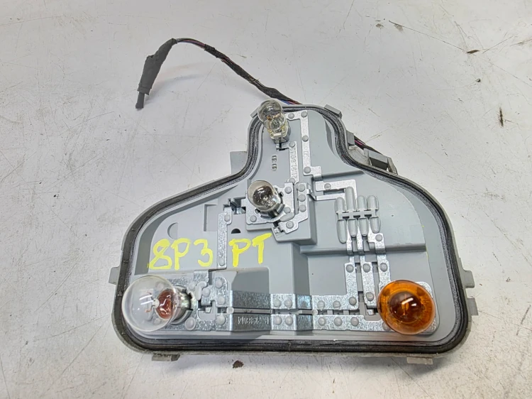 WKŁAD LAMPY LEWY TYŁ AUDI A3 8P 3-DRZWIOWA 8P3945258 08-12