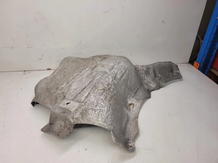 OSŁONA TERMICZNA PODŁOGI AUDI A8 D3 4E0825711D