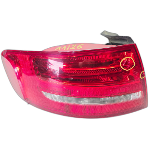 LAMPA LEWY TYŁ W BŁOTNIK NA ŻARÓWKI AUDI A4 B8 AVANT 8K9945095 11/26