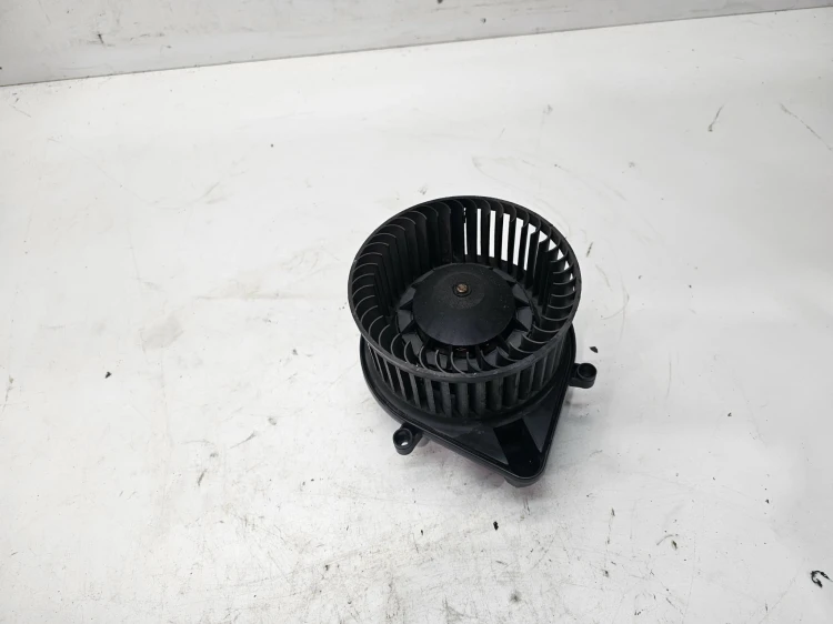 WENTYLATOR DMUCHAWY AUDI A4 B6 B7 8E1820021E EUROPA