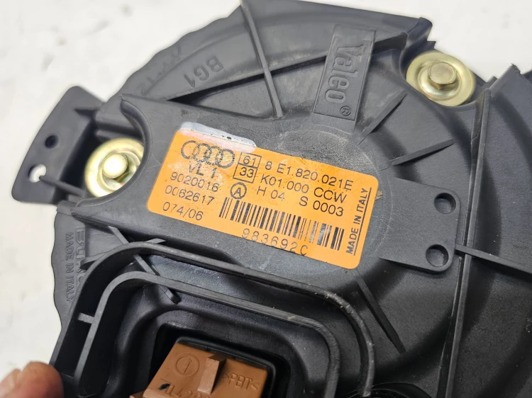 WENTYLATOR DMUCHAWY AUDI A4 B6 B7 8E1820021E EUROPA