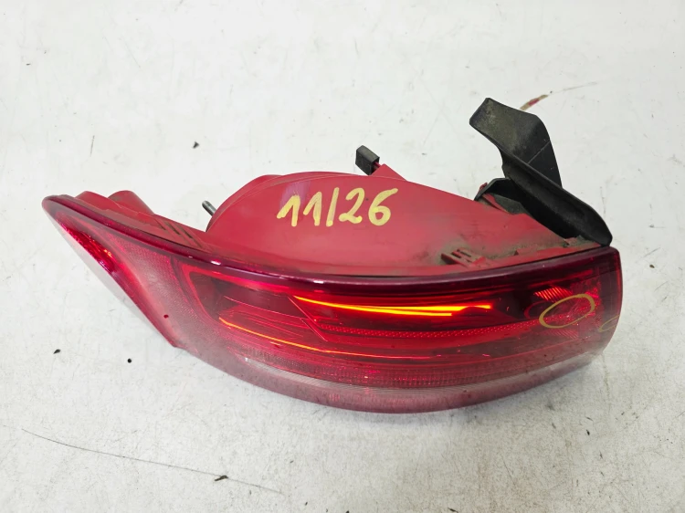 LAMPA LEWY TYŁ W BŁOTNIK NA ŻARÓWKI AUDI A4 B8 AVANT 8K9945095 11/26