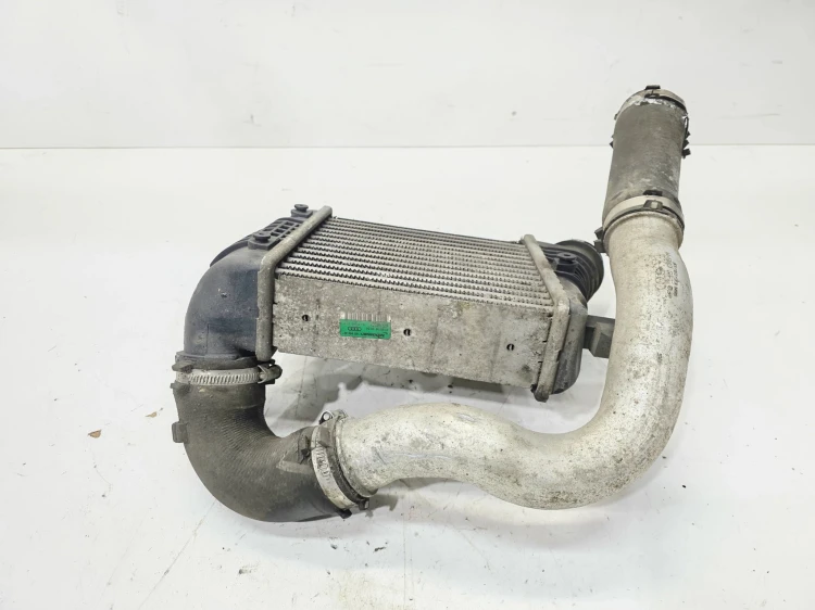 CHŁODNICA POWIETRZA INTERCOOLER PRAWY AUDI A6 C6 4F0145686M 4F0145806AF