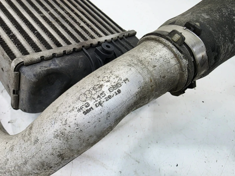 CHŁODNICA POWIETRZA INTERCOOLER PRAWY AUDI A6 C6 4F0145686M 4F0145806AF
