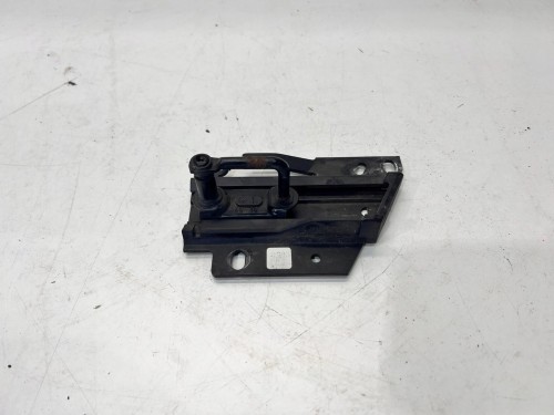 ZAMEK MASKI RYGIEL LEWY AUDI A4 B9 8W0823185E