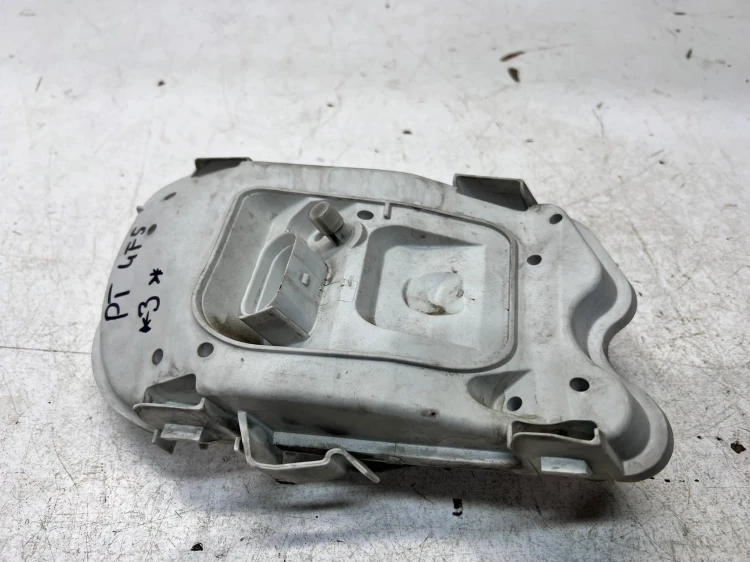 WKŁAD LAMPY W BŁOTNIK PRAWY TYŁ AUDI A6 C6 SEDAN ZWYKŁY NA ŻARÓWKI 4F5 *3*
