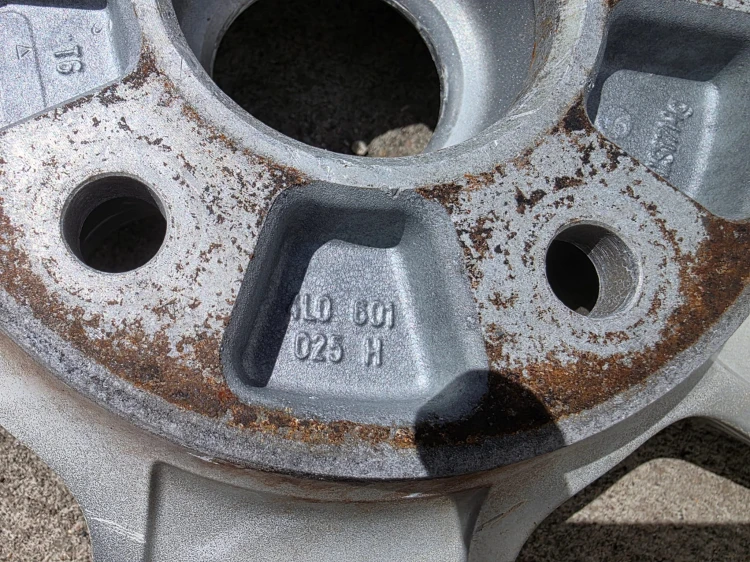 FELGA ALUMINIOWA AUDI VW SEAT SKODA 9.0J R20 ET60 4L0601025H S26/26