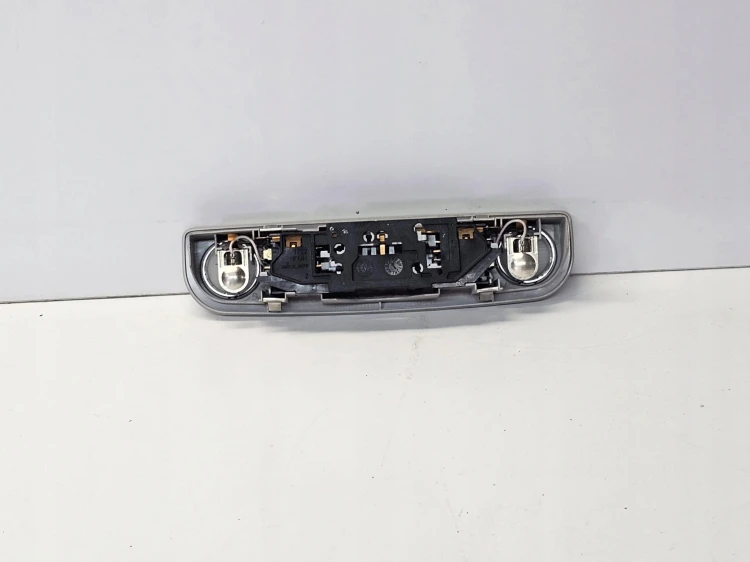 OŚWIETLENIE KABINY AUDI A6 C6 KOMBI 4L0947111B