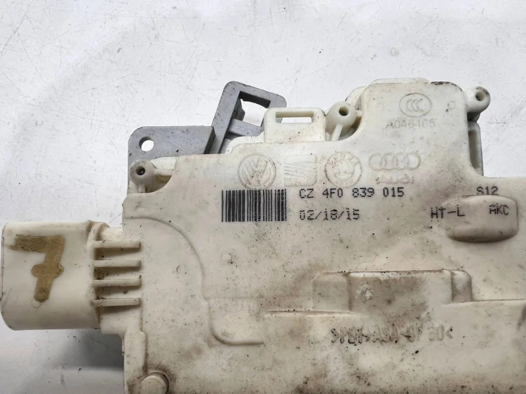 ZAMEK DRZWI LEWY TYŁ AUDI A6 C6 A3 4F0839015 7-PIN