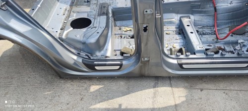 ĆWIARTKA PRÓG BOK PRAWA STRONA AUDI Q5 8R LY7G