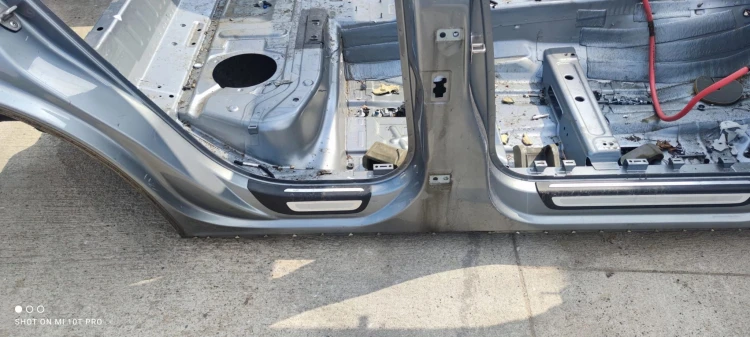 ĆWIARTKA PRÓG BOK PRAWA STRONA AUDI Q5 8R LY7G