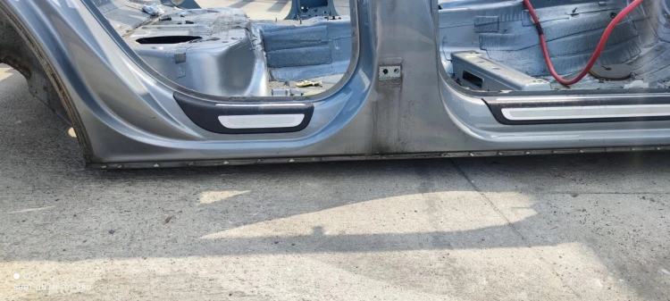 ĆWIARTKA PRÓG BOK PRAWA STRONA AUDI Q5 8R LY7G
