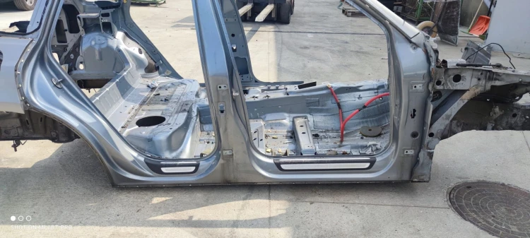 ĆWIARTKA PRÓG BOK PRAWA STRONA AUDI Q5 8R LY7G