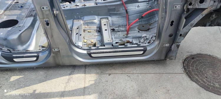 ĆWIARTKA PRÓG BOK PRAWA STRONA AUDI Q5 8R LY7G