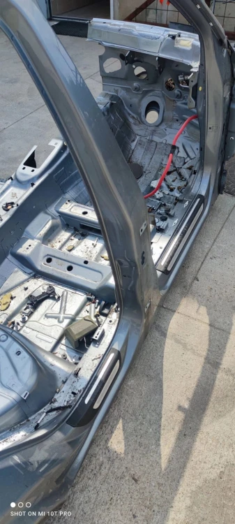 ĆWIARTKA PRÓG BOK PRAWA STRONA AUDI Q5 8R LY7G