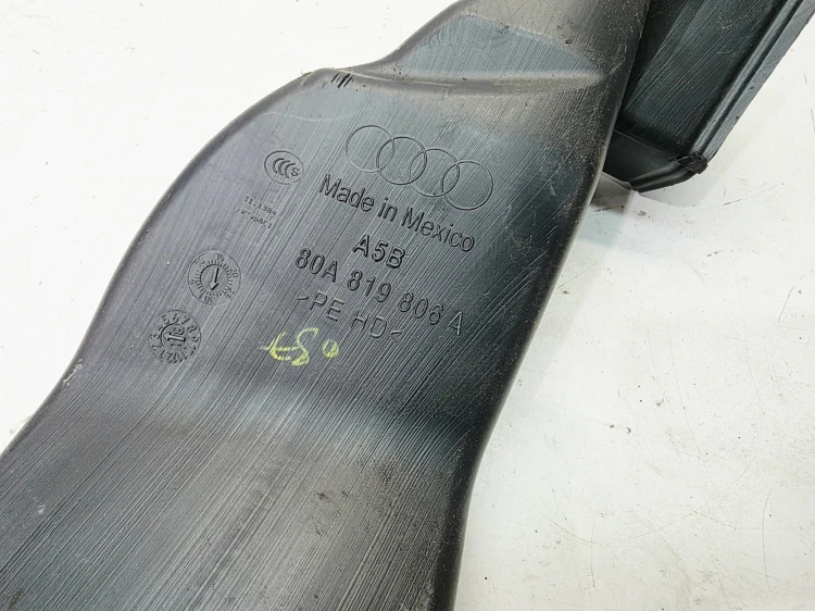 KIEROWNICA POWIETRZA PRAWA KANAŁ TUNEL AUDI Q5 FY 80A819806A