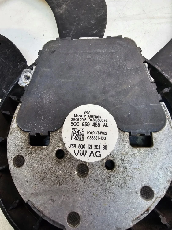 MODUŁ WENTYLATOR CHŁODNICY AUDI A3 8V VW 5Q0121203BS