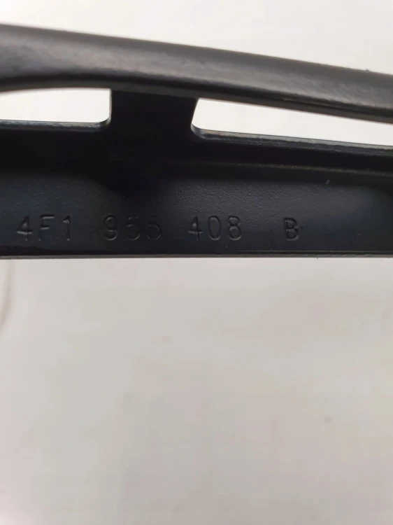 RAMIE WYCIERACZKI AUDI A6 C6 PRAWE 4F1955408B