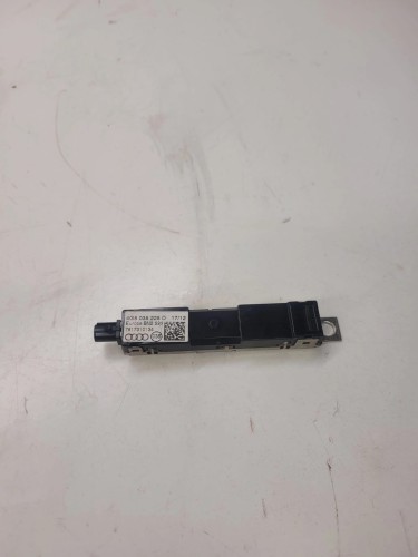 WZMACNIACZ ANTENOWY AUDI A6 C7 A7 4G5035225D