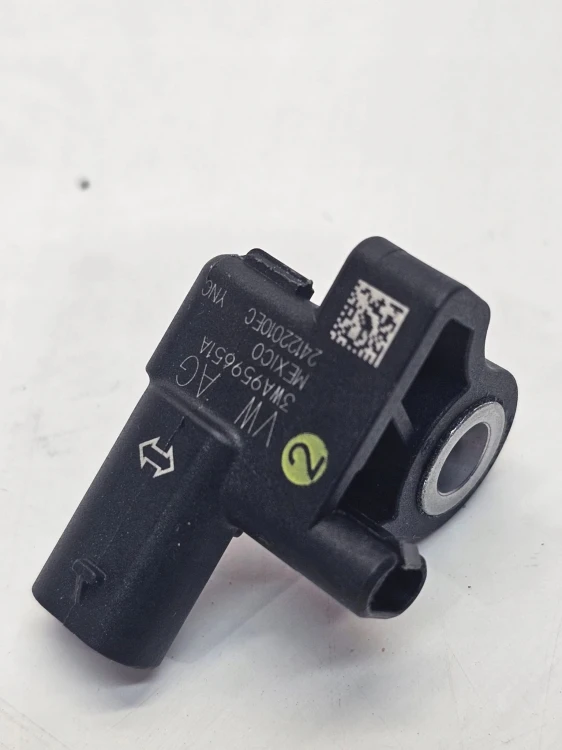 CZUJNIK SENSOR UDERZENIOWY VW SEAT SKODA KAROQ ENYAQ 3WA959651A