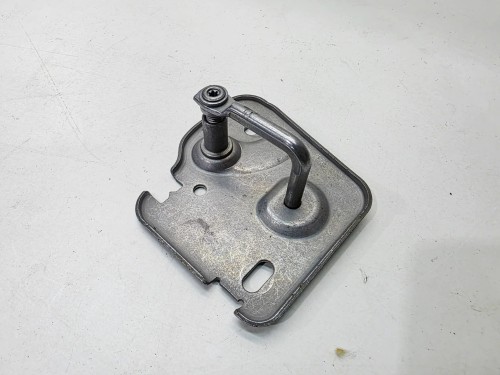 ZAMEK MASKI PRAWY RYGIEL AUDI A3 8Y 81A823186B