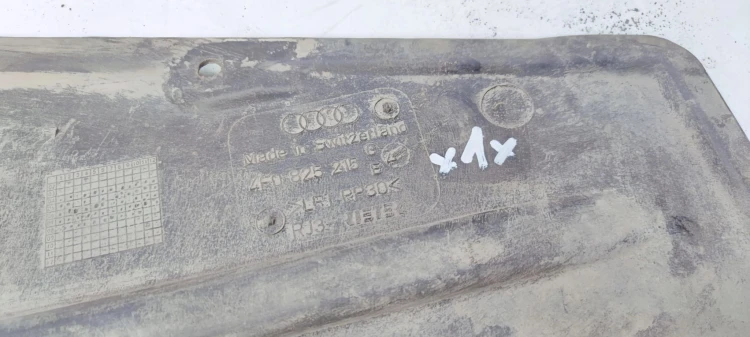 OSŁONA PODWOZIA TYŁ AUDI A6 C6 4F0825215E *1*