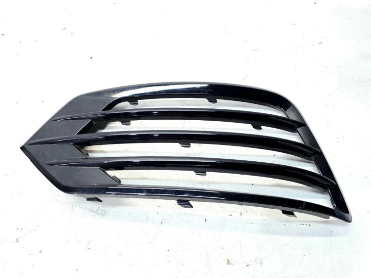 KRATKA ATRAPA ZAŚLEPKA ZDERZAKA LEWA AUDI Q3 8U LIFT S LINE 8U0807681K
