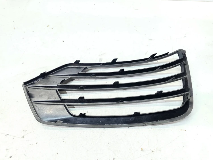 KRATKA ATRAPA ZAŚLEPKA ZDERZAKA LEWA AUDI Q3 8U LIFT S LINE 8U0807681K