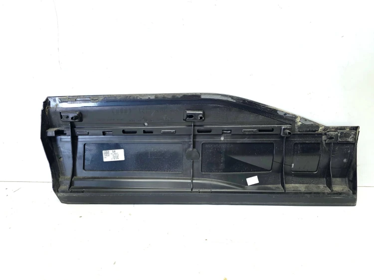 LISTWA DOLNA DRZWI PRAWY TYŁ AUDI Q4 E-TRON 89A853970A X7L