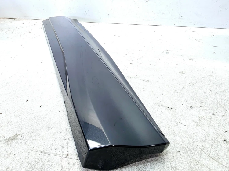 LISTWA DOLNA DRZWI PRAWY PRZÓD AUDI Q4 E-TRON 89A853960A X7L