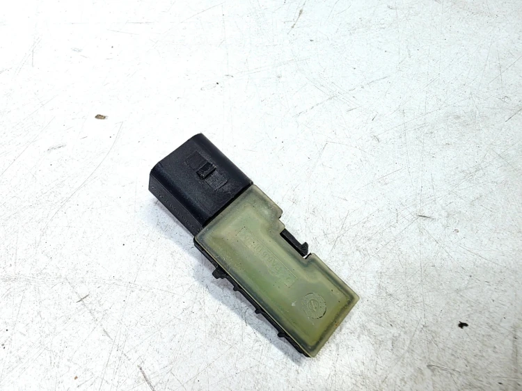 CZUJNIK POŁOŻENIA SPRZĘGŁA AUDI A4 B8 A5 8T Q5 8R 8K0907658C