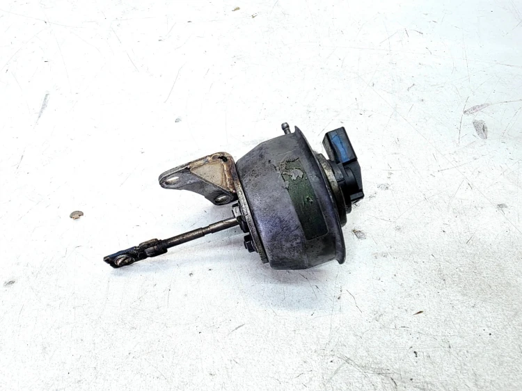 GRUSZKA STEROWANIE TURBO ZAWÓR AUDI A4 B8 A5 8T Q5 8R A6 2.0 TDI 787563-04