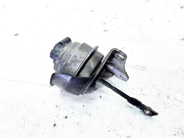 GRUSZKA STEROWANIE TURBO ZAWÓR AUDI A4 B8 A5 8T Q5 8R A6 2.0 TDI 787563-04