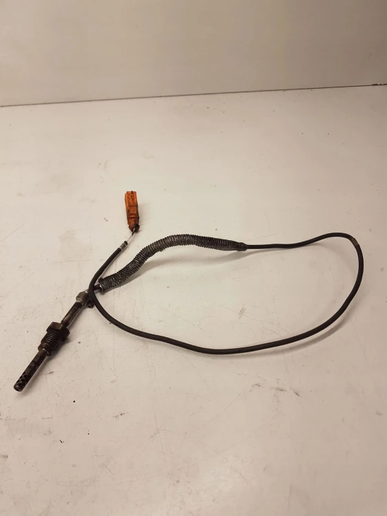CZUJNIK TEMPERATURY SPALIN AUDI A4 A6 03G906088D