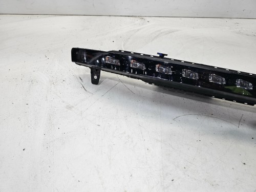 KIERUNKOWSKAZ DIODOWY LED ZDERZAKA PRAWY AUDI Q7 4L LIFT 4L0953042E