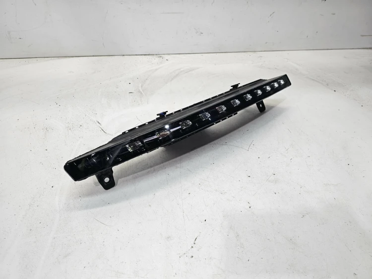 KIERUNKOWSKAZ DIODOWY LED ZDERZAKA PRAWY AUDI Q7 4L LIFT 4L0953042E