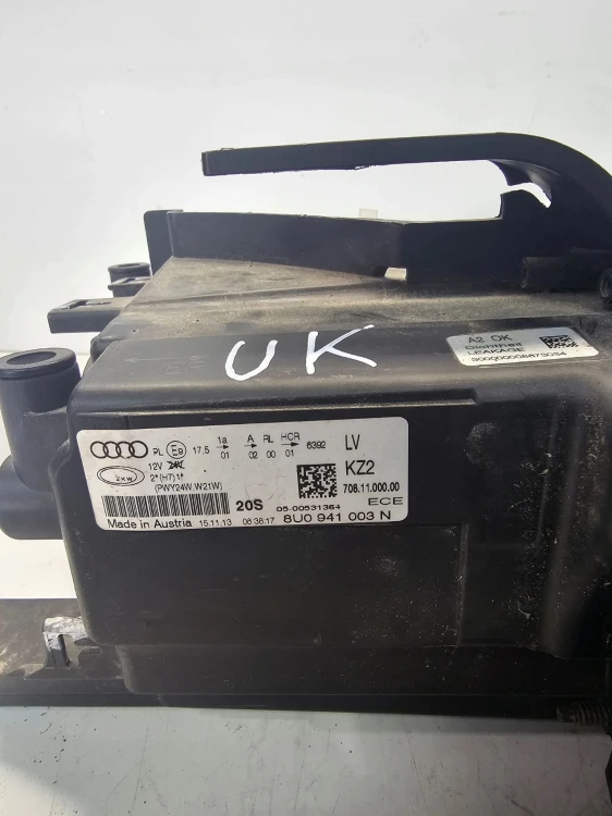 REFLEKTOR LEWY ZWYKŁY AUDI Q3 8U 8U0941003N