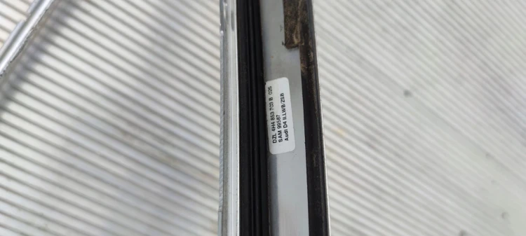 LISTWA LEWA KAROSERYJNA AUDI A8 D4 LONG 4H4853703