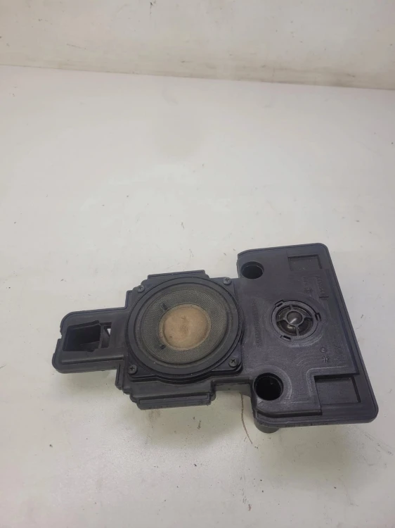 GŁOŚNIK PÓŁKI TYŁ B&O AUDI A8 D4 4H0035826