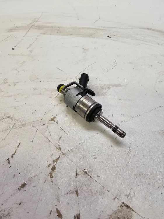 WTRYSKIWACZ AUDI S3 GOLF GTI 2.0 TFSI 06Q906036A