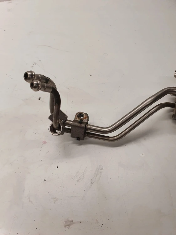 ROZDZIELACZ PALIWA AUDI A6 C6 4.2 BVJ 079127428A